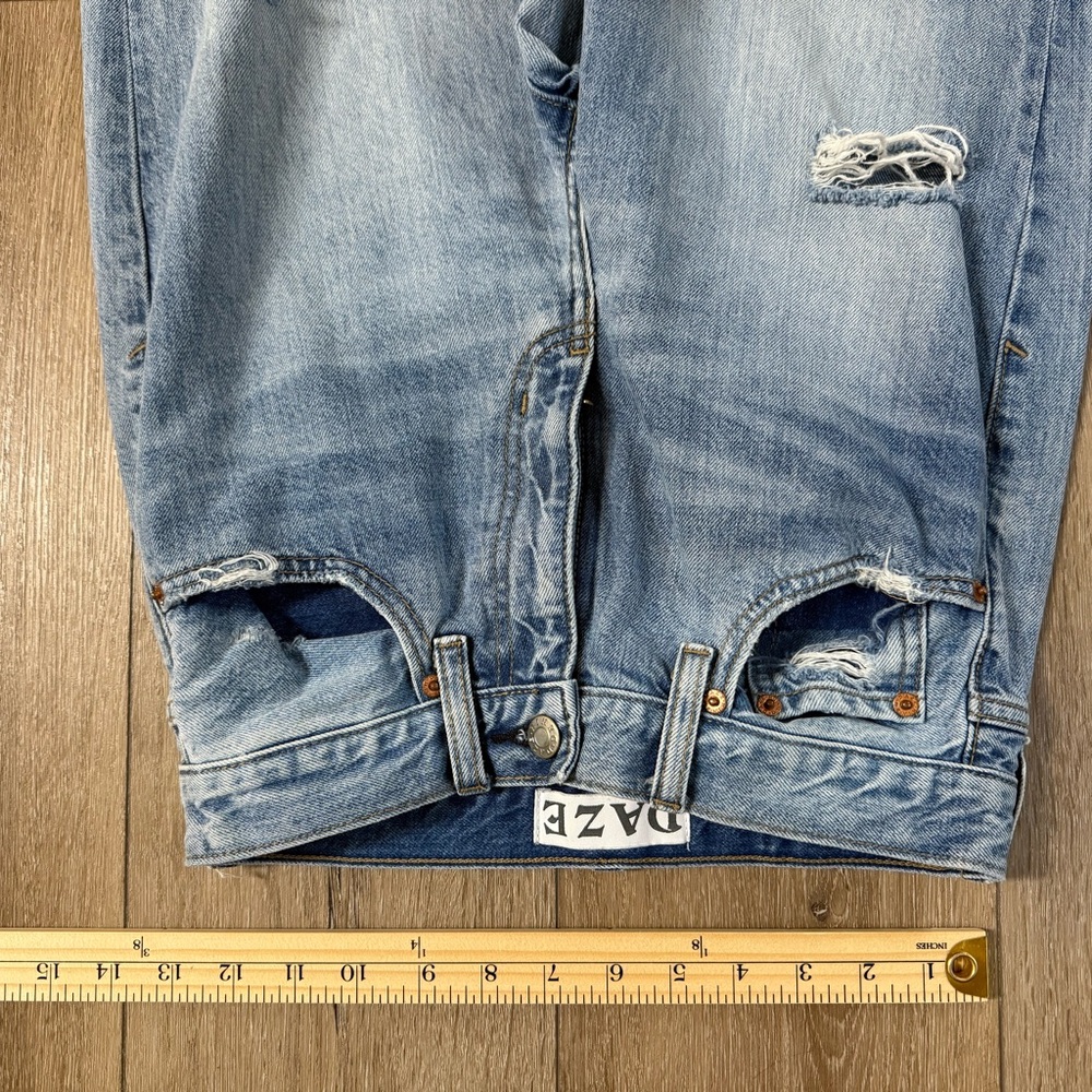 Daze Distressed Straight Leg Jeans - Picture 5 of 8